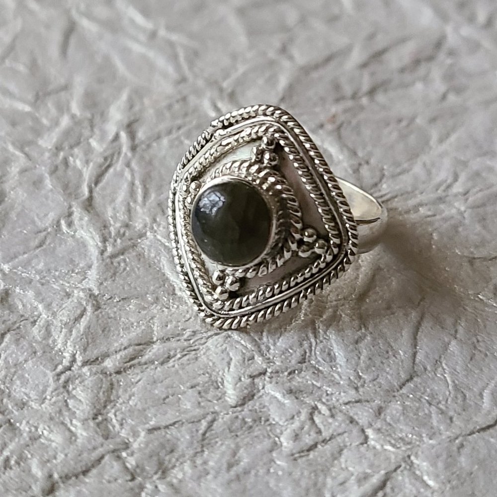 Labradorite Ring Size 8 Sterling Silver-Labradorite Stone Ring-Gemstone Ring - Picture 4 of 12